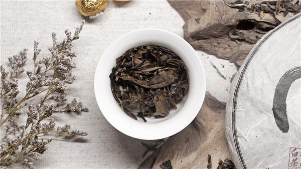 白茶和红茶（白茶和红茶的区别）